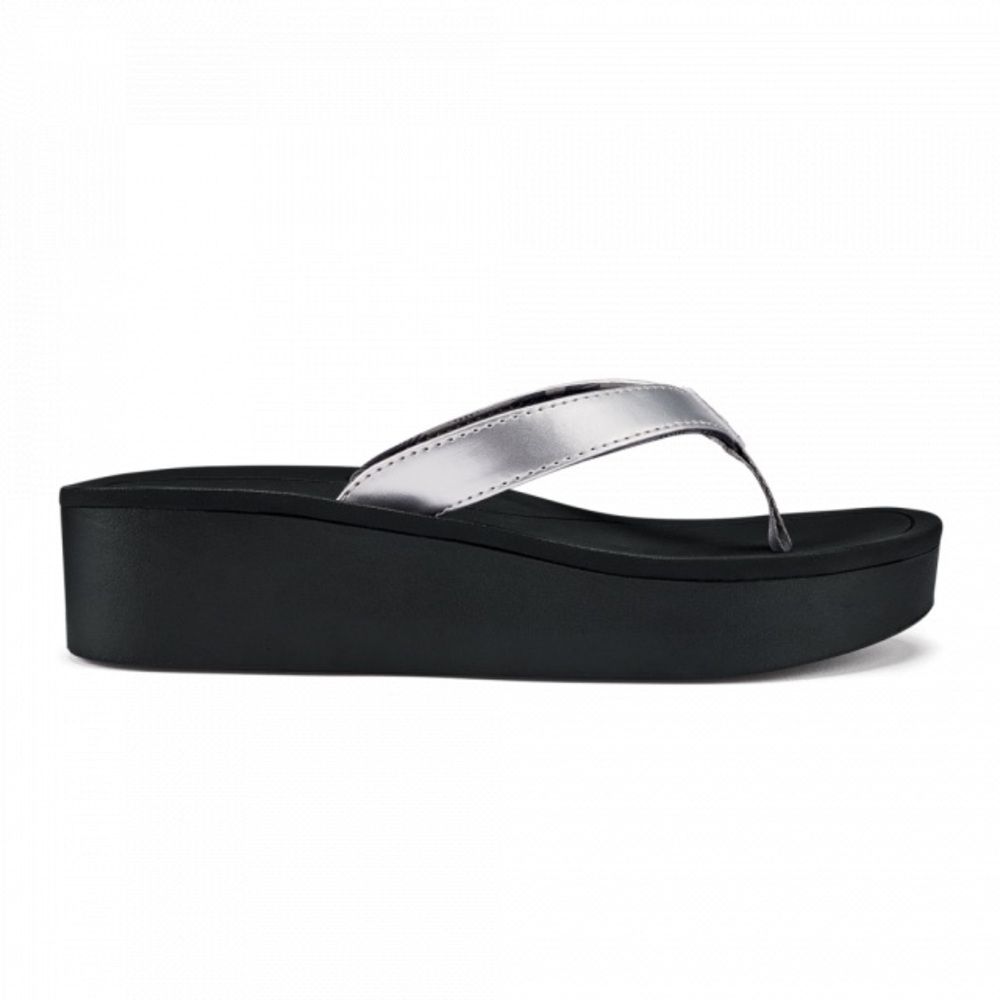 Olukai wedge thong sandals